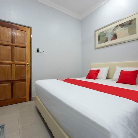 Oyo 90234 Sungai Rengit City Resort 2 Kampung Sungai Rengit Dış mekan fotoğraf