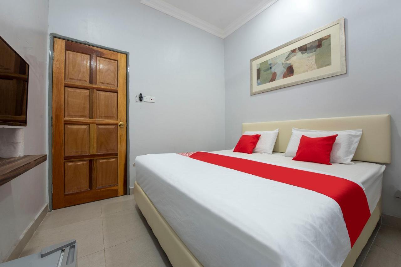 Oyo 90234 Sungai Rengit City Resort 2 Kampung Sungai Rengit Dış mekan fotoğraf