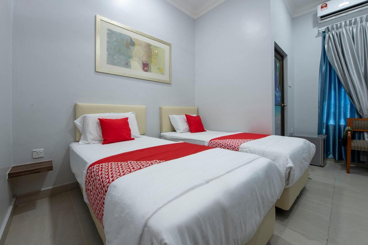 Oyo 90234 Sungai Rengit City Resort 2 Kampung Sungai Rengit Dış mekan fotoğraf