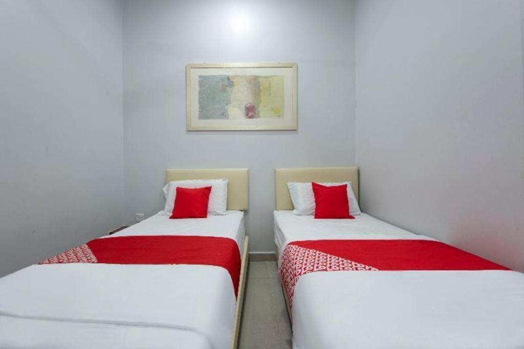 Oyo 90234 Sungai Rengit City Resort 2 Kampung Sungai Rengit Dış mekan fotoğraf