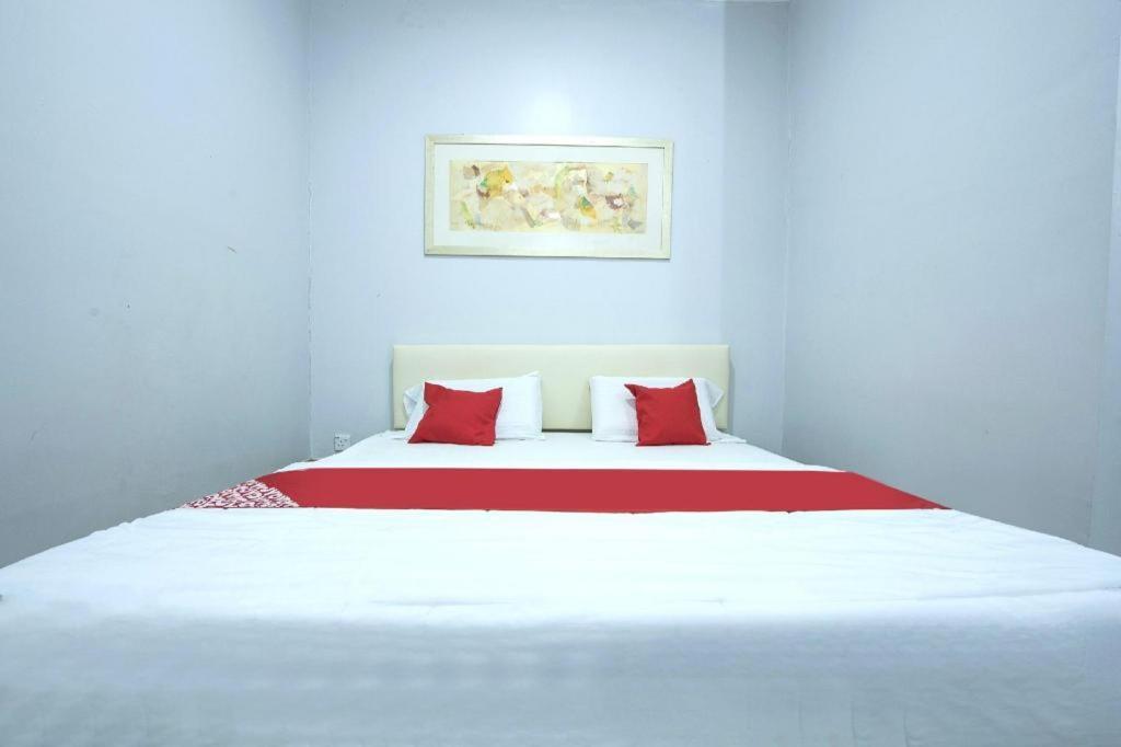 Oyo 90234 Sungai Rengit City Resort 2 Kampung Sungai Rengit Dış mekan fotoğraf