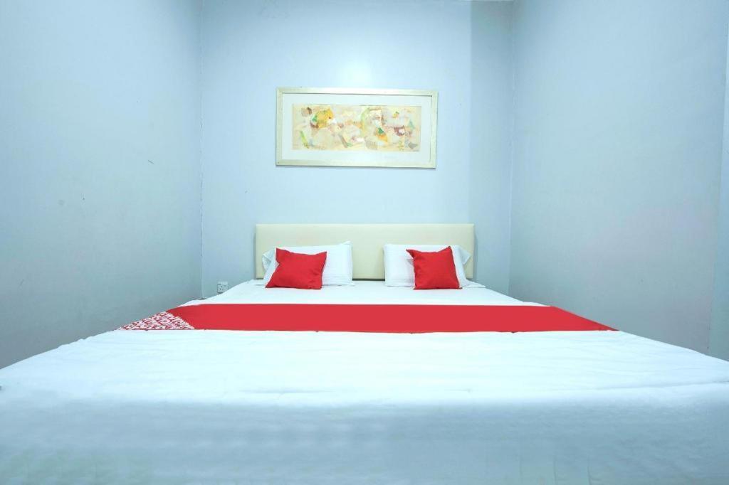 Oyo 90234 Sungai Rengit City Resort 2 Kampung Sungai Rengit Dış mekan fotoğraf