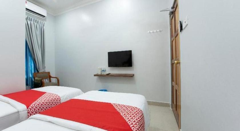 Oyo 90234 Sungai Rengit City Resort 2 Kampung Sungai Rengit Dış mekan fotoğraf