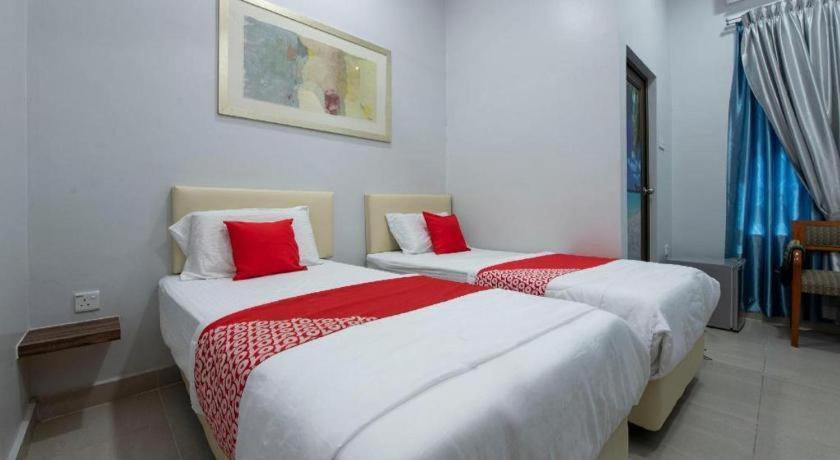 Oyo 90234 Sungai Rengit City Resort 2 Kampung Sungai Rengit Dış mekan fotoğraf