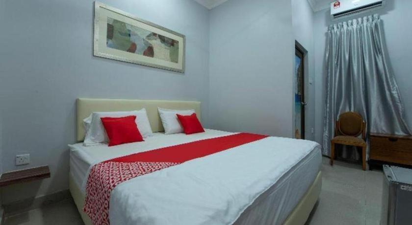 Oyo 90234 Sungai Rengit City Resort 2 Kampung Sungai Rengit Dış mekan fotoğraf
