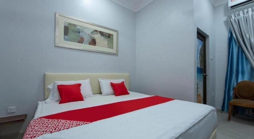 Oyo 90234 Sungai Rengit City Resort 2 Kampung Sungai Rengit Dış mekan fotoğraf