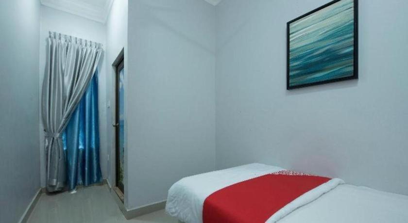 Oyo 90234 Sungai Rengit City Resort 2 Kampung Sungai Rengit Dış mekan fotoğraf