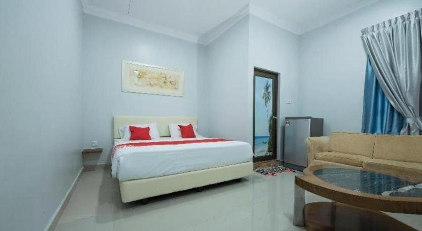 Oyo 90234 Sungai Rengit City Resort 2 Kampung Sungai Rengit Dış mekan fotoğraf
